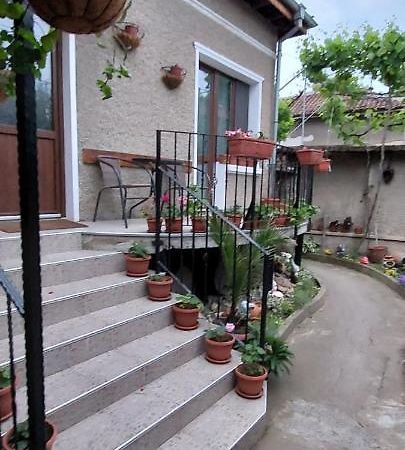 Guest House Kukera Pavel Banya Exterior photo