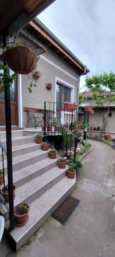 Guest House Kukera Pavel Banya Exterior photo
